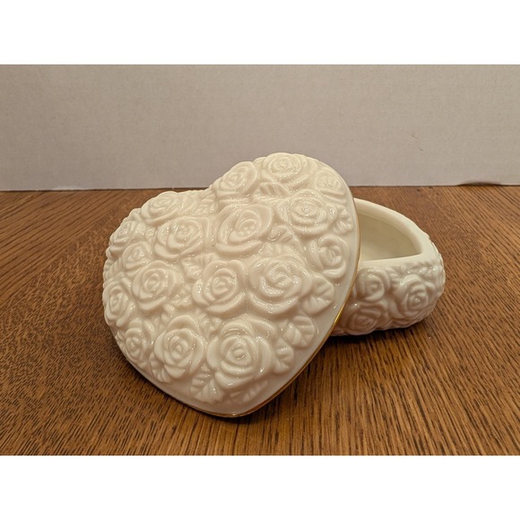 LENNOX Other - Lennox Heart Trinket Box Gold Trim Mother/Daughter/Bride/Shower